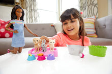 Load image into Gallery viewer, Barbie Play &#39;n Wash Pets Playset with Brunette Barbie Doll, 3 Color-Change Animals (A Puppy, Kitten and Bunny) and 10 Pet and Grooming Accessories, Gift for 3 to 7 Year Olds